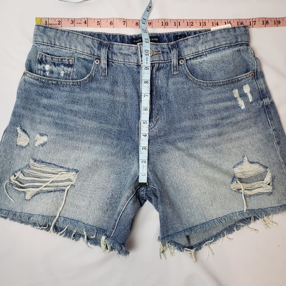 Lucky Brand Boyfriend High Rise Distressed Jean Shorts Size 8 NWOT - Picture 3 of 9